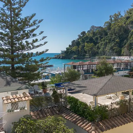 Copabeach - Rooftop Sea Living - Front Villa